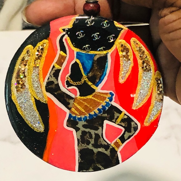 Hand Painted Afrocentric 3D Earrings “Goddess” - Picture 2 of 4